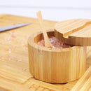 HTB Adega de sal de bambu com mini colher, caixa de sal de cozinha com tampa de fecho magnético giratório, recipiente redondo de sal para armazenamento pimenta tempero banho sal marinho