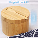 HTB Adega de sal de bambu com mini colher, caixa de sal de cozinha com tampa de fecho magnético giratório, recipiente redondo de sal para armazenamento pimenta tempero banho sal marinho