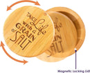 Totally Bamboo Caixa de armazenamento de bambu Salt Cellar com tampa giratória magnética, capacidade de 170 g, gravação "Take Life with a Grain of Salt" gravado na tampa