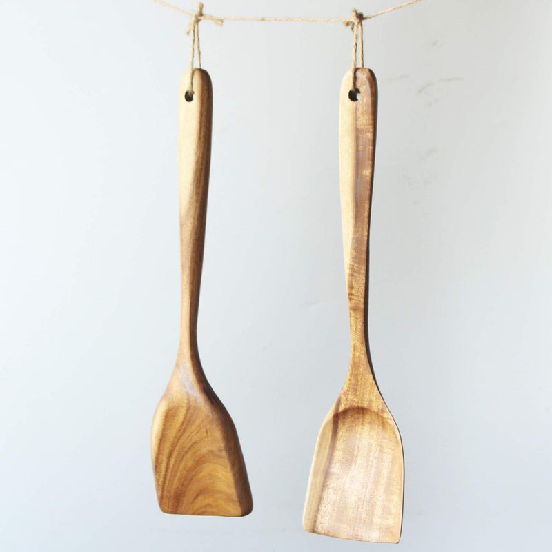 FJNATINH Espátula wok grande de madeira, 33 cm de teca natural, cabo longo, revestido, resina natural, feita à mão para panelas antiaderentes