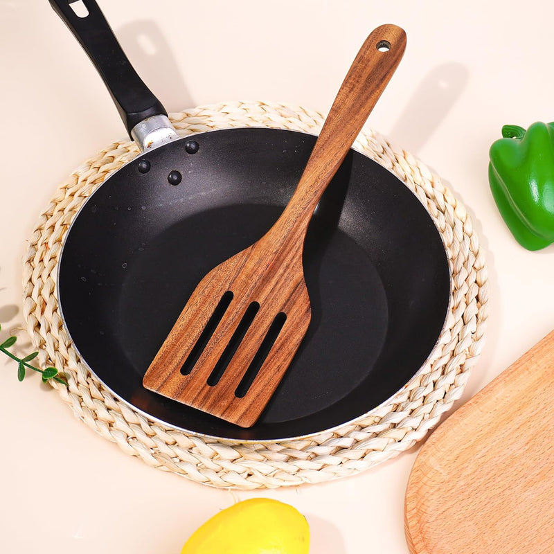 FJNATINH Espátula wok grande de madeira, 33 cm de teca natural, cabo longo, revestido, resina natural, feita à mão para panelas antiaderentes